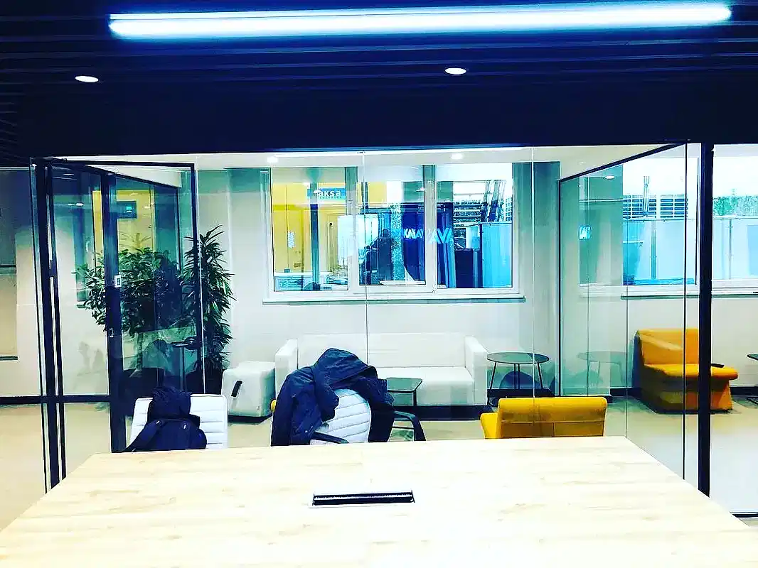 Ekoline Sistem Hoppe Çerçeveli Cam Bölme