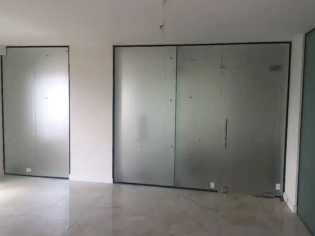 Hidrolik Cam Kapılı Ofis Bölme