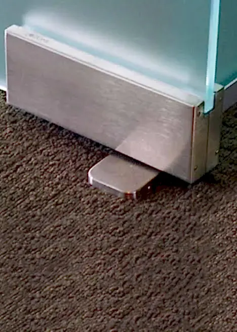 Kendinden Hidrolikli Menteşeli Cam Kapı