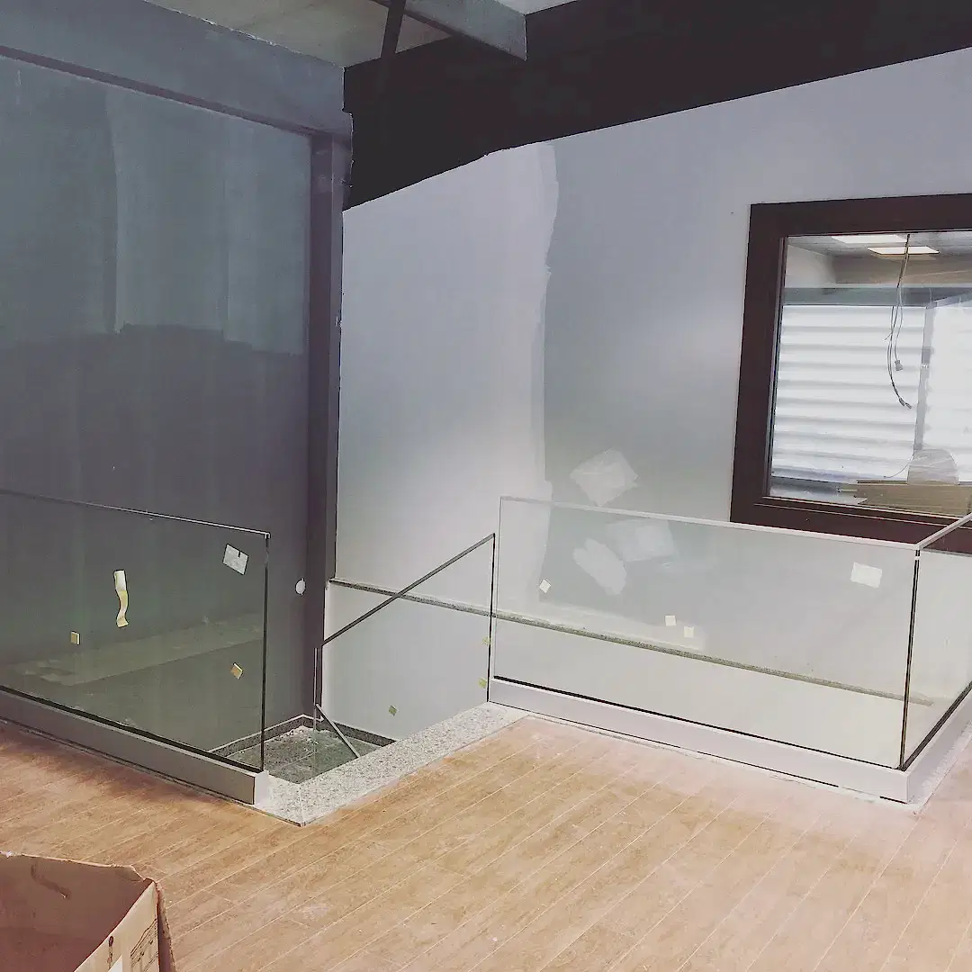 Bazalı Cam Korkuluk