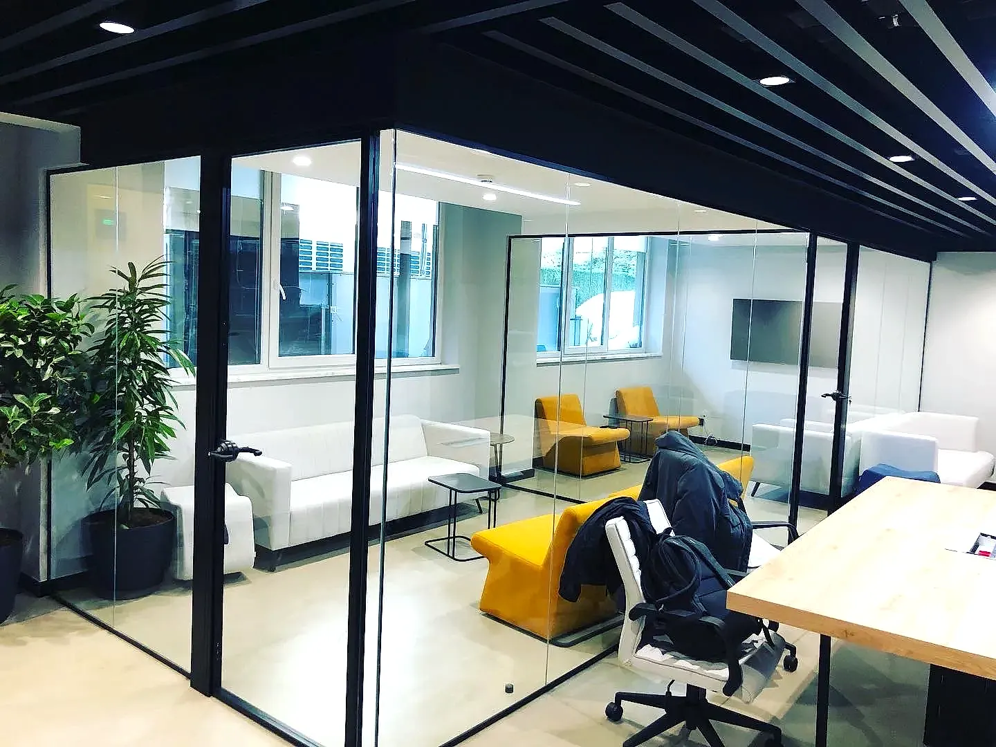 Cam Kapılarla Estetik, Fonksiyon ve Ferahlık