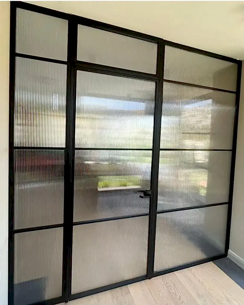 Nevrürlü Camlı Cam Kapı