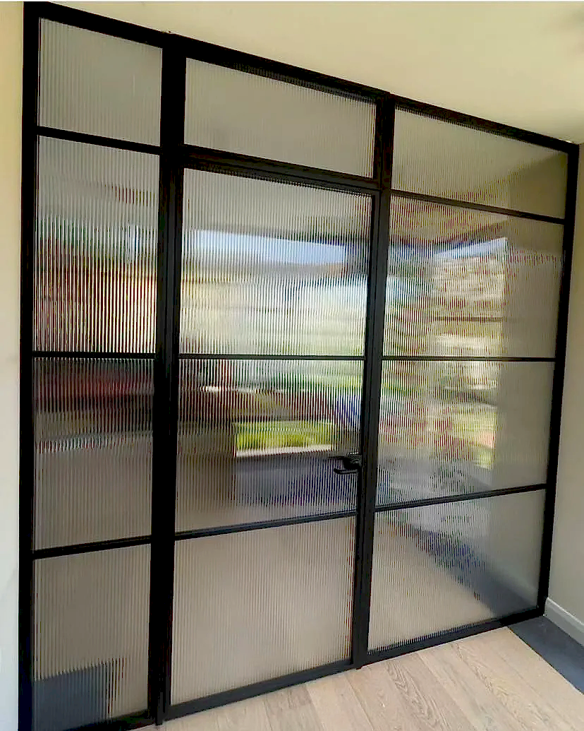 Nevrürlü Camlı Hoppe Kapılı Cam Bölme