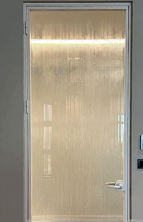 Hoppe Nevrürlü Cam Kapı